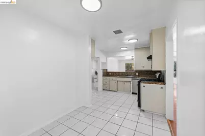 15138 Hiawatha St, Los Angeles, CA 91345 - Photo 25