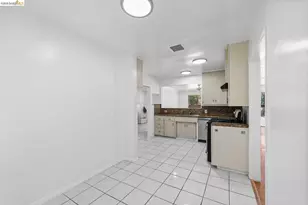 15138 Hiawatha St, Los Angeles, CA 91345 - Photo 25