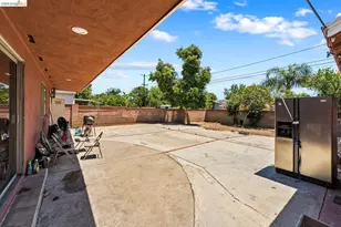 15138 Hiawatha St, Los Angeles, CA 91345 - Photo 47