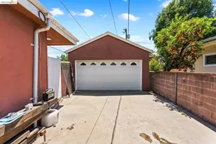 15138 Hiawatha St, Los Angeles, CA 91345 - Photo 49