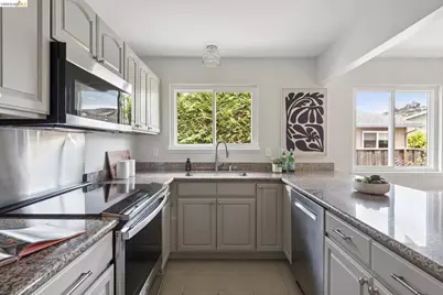 6819 Blake St, El Cerrito, CA 94530 - Photo 11