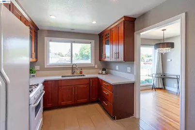 21835 Redwood Rd, Castro Valley, CA 94546 - Photo 5