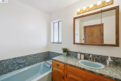 23762 Hutchinson Rd, Los Gatos, CA 95033 - Photo 9