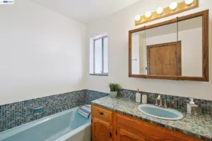 23762 Hutchinson Rd, Los Gatos, CA 95033 - Photo 9