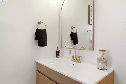 27409 Capri Ave, Hayward, CA 94545 - Photo 19