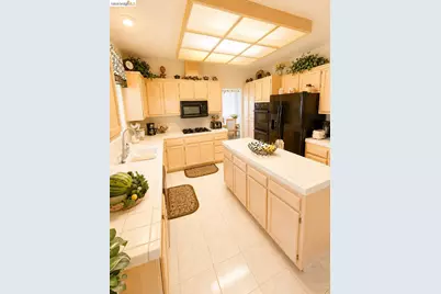 1039 Fennie Ct, Suisun City, CA 94585 - Photo 13