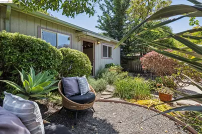 2817 Stanton St, Berkeley, CA 94702 - Photo 49