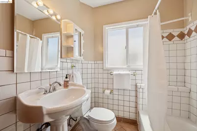 2817 Stanton St, Berkeley, CA 94702 - Photo 31
