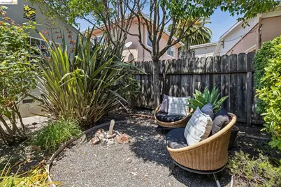2817 Stanton St, Berkeley, CA 94702 - Photo 47
