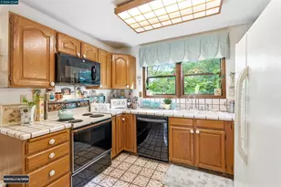 407 Country Club Ln, Napa, CA 94558 - Photo 15