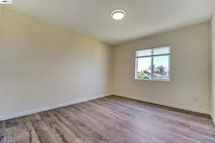 6225 Harmon Ave, Oakland, CA 94621 - Photo 17