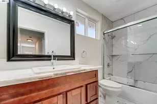 6225 Harmon Ave, Oakland, CA 94621 - Photo 21