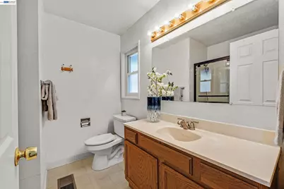 27029 Jennings Way, Hayward, CA 94544 - Photo 15