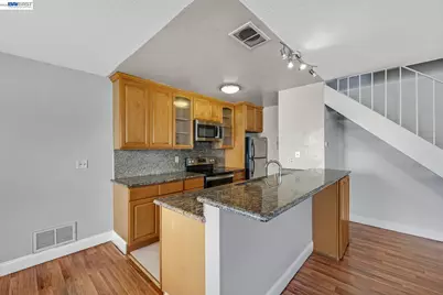 2274 Peacock Pl #2, Union City, CA 94587 - Photo 9