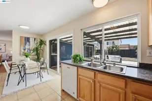 1118 Lovelock Way, Hayward, CA 94544 - Photo 5