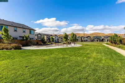 1363 Sanctuary St, Pittsburg, CA 94565 - Photo 77