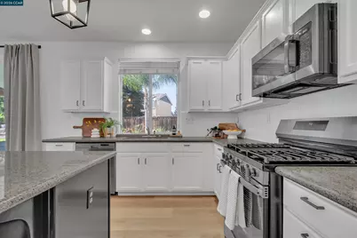 2057 Saffron Ct, Brentwood, CA 94513 - Photo 17