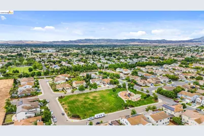 700 Brownstone Rd, Oakley, CA 94561 - Photo 5
