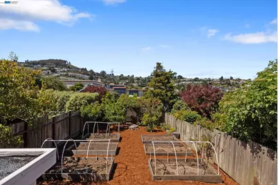274 Staples Ave, San Francisco, CA 94112 - Photo 57
