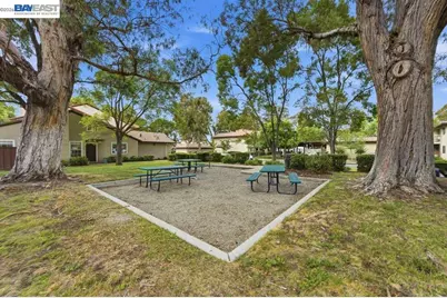 1379 Chateau Cmn, Livermore, CA 94550 - Photo 31