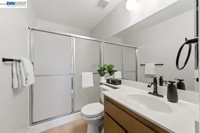1379 Chateau Cmn, Livermore, CA 94550 - Photo 23