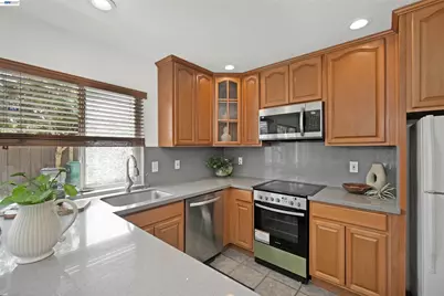 27818 Del Norte Ct, Hayward, CA 94545 - Photo 15