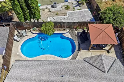 8245 Auberry Dr, Sacramento, CA 95828 - Photo 7