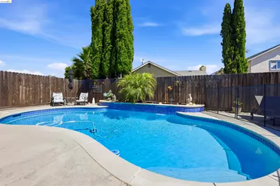 8245 Auberry Dr, Sacramento, CA 95828 - Photo 41