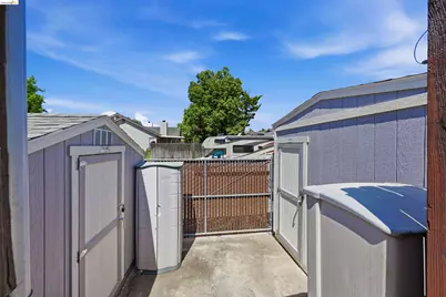 8245 Auberry Dr, Sacramento, CA 95828 - Photo 43