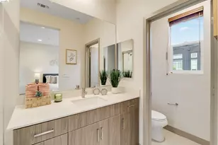 1357 Pullman, Oakland, CA 94607 - Photo 31