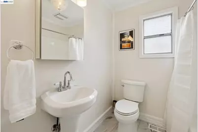 1615 Sherman St, Alameda, CA 94501 - Photo 11