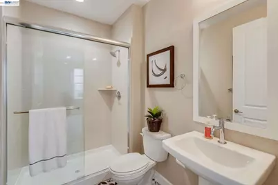 32663 Singh Circle, Union City, CA 94587 - Photo 17