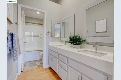 112 Camerota Way, Redwood City, CA 94065 - Photo 23