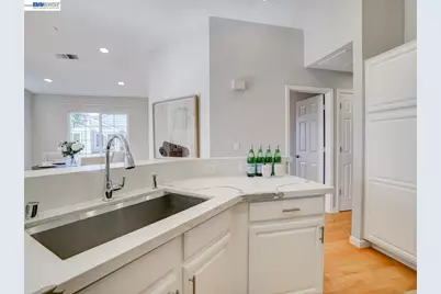 112 Camerota Way, Redwood City, CA 94065 - Photo 15