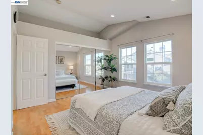 112 Camerota Way, Redwood City, CA 94065 - Photo 19