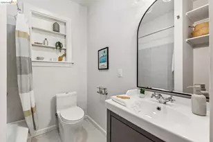 6166 Dover St, Oakland, CA 94609 - Photo 27