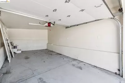 6166 Dover St, Oakland, CA 94609 - Photo 37
