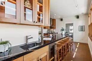 6166 Dover St, Oakland, CA 94609 - Photo 13