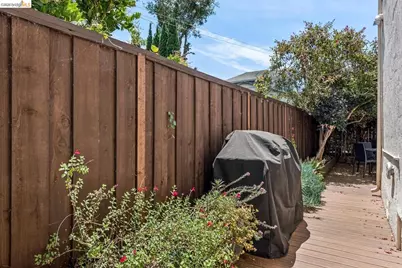 6166 Dover St, Oakland, CA 94609 - Photo 35