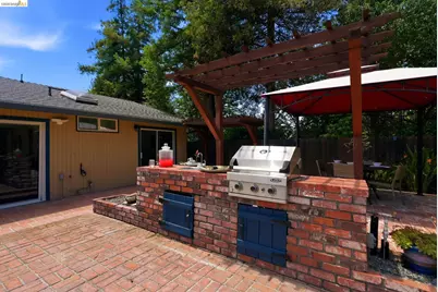 2662 Tamalpais Dr, Pinole, CA 94564 - Photo 11