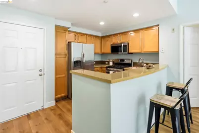 280 Caldecott Ln #202, Oakland, CA 94618 - Photo 9