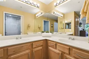 280 Caldecott Ln, Oakland, CA 94618 - Photo 21