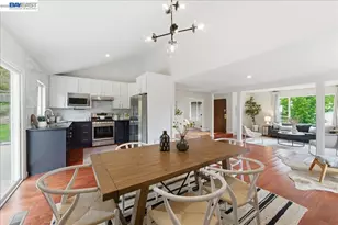 7981 Surrey Ln, Oakland, CA 94605 - Photo 13