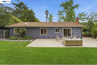 7981 Surrey Ln, Oakland, CA 94605 - Photo 33