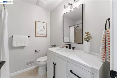 7981 Surrey Ln, Oakland, CA 94605 - Photo 29