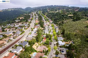 7981 Surrey Ln, Oakland, CA 94605 - Photo 41
