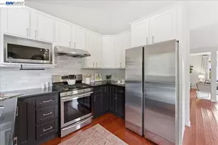 7981 Surrey Ln, Oakland, CA 94605 - Photo 17