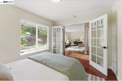 7981 Surrey Ln, Oakland, CA 94605 - Photo 21