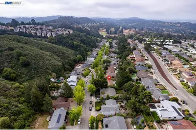 7981 Surrey Ln, Oakland, CA 94605 - Photo 39