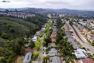 7981 Surrey Ln, Oakland, CA 94605 - Photo 39